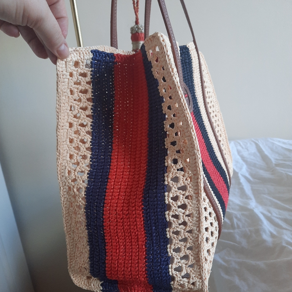 Tote bag